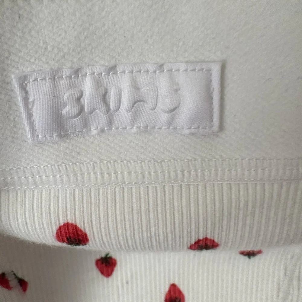 SKIMS Strawberry 🍓Set - Picture 2 of 6